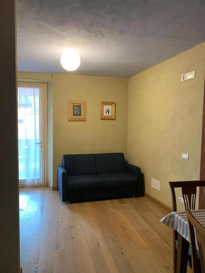 Borgo Al Sole By Garda Facilities Aparthotel Puegnago del Garda Esterno foto