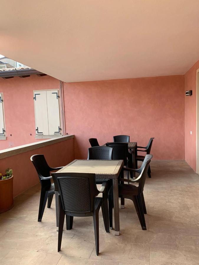 Borgo Al Sole By Garda Facilities Aparthotel Puegnago del Garda Esterno foto
