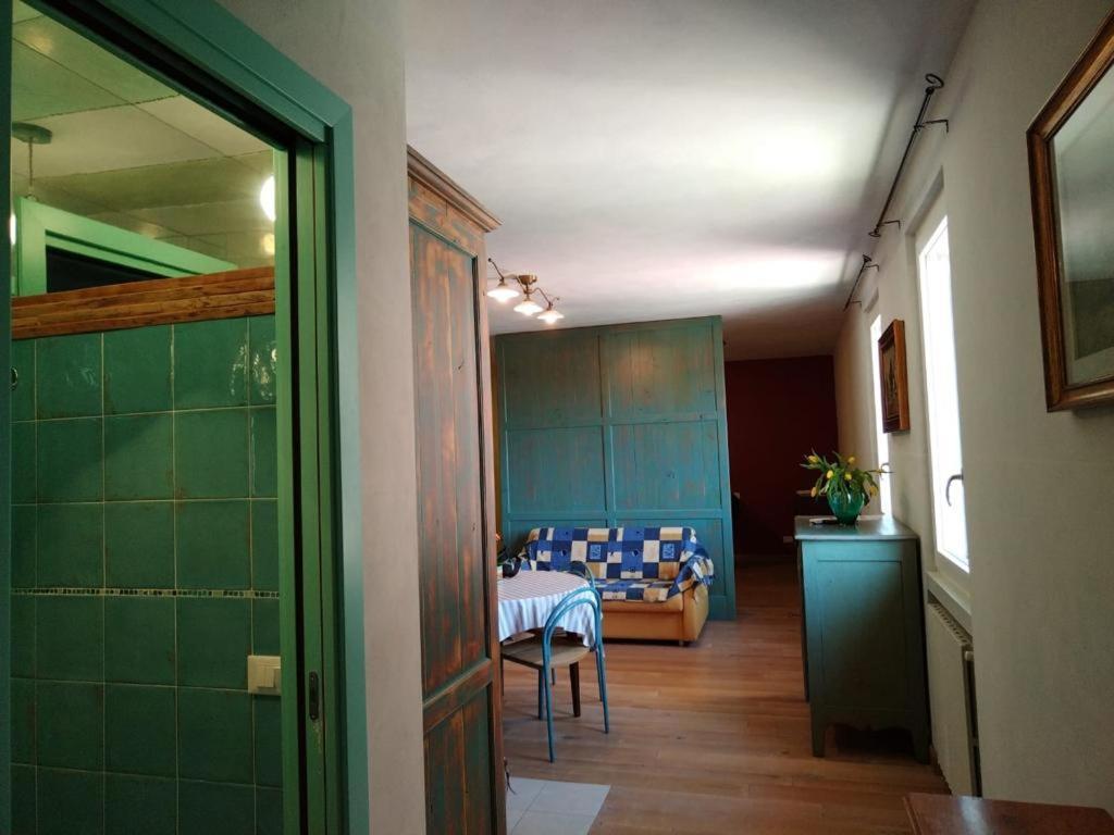 Borgo Al Sole By Garda Facilities Aparthotel Puegnago del Garda Esterno foto