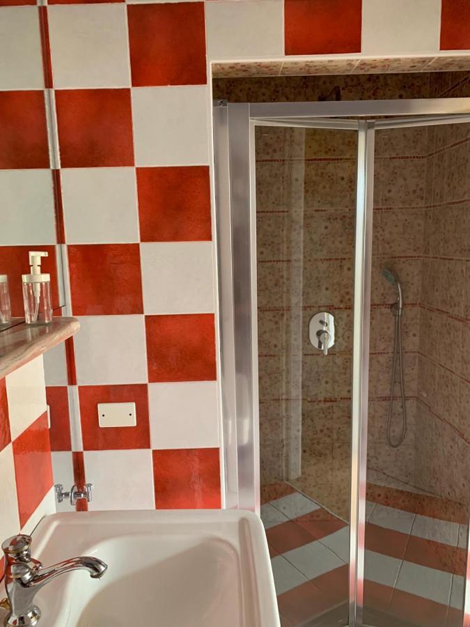Borgo Al Sole By Garda Facilities Aparthotel Puegnago del Garda Esterno foto