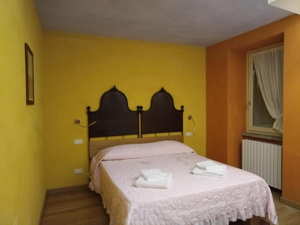 Borgo Al Sole By Garda Facilities Aparthotel Puegnago del Garda Esterno foto